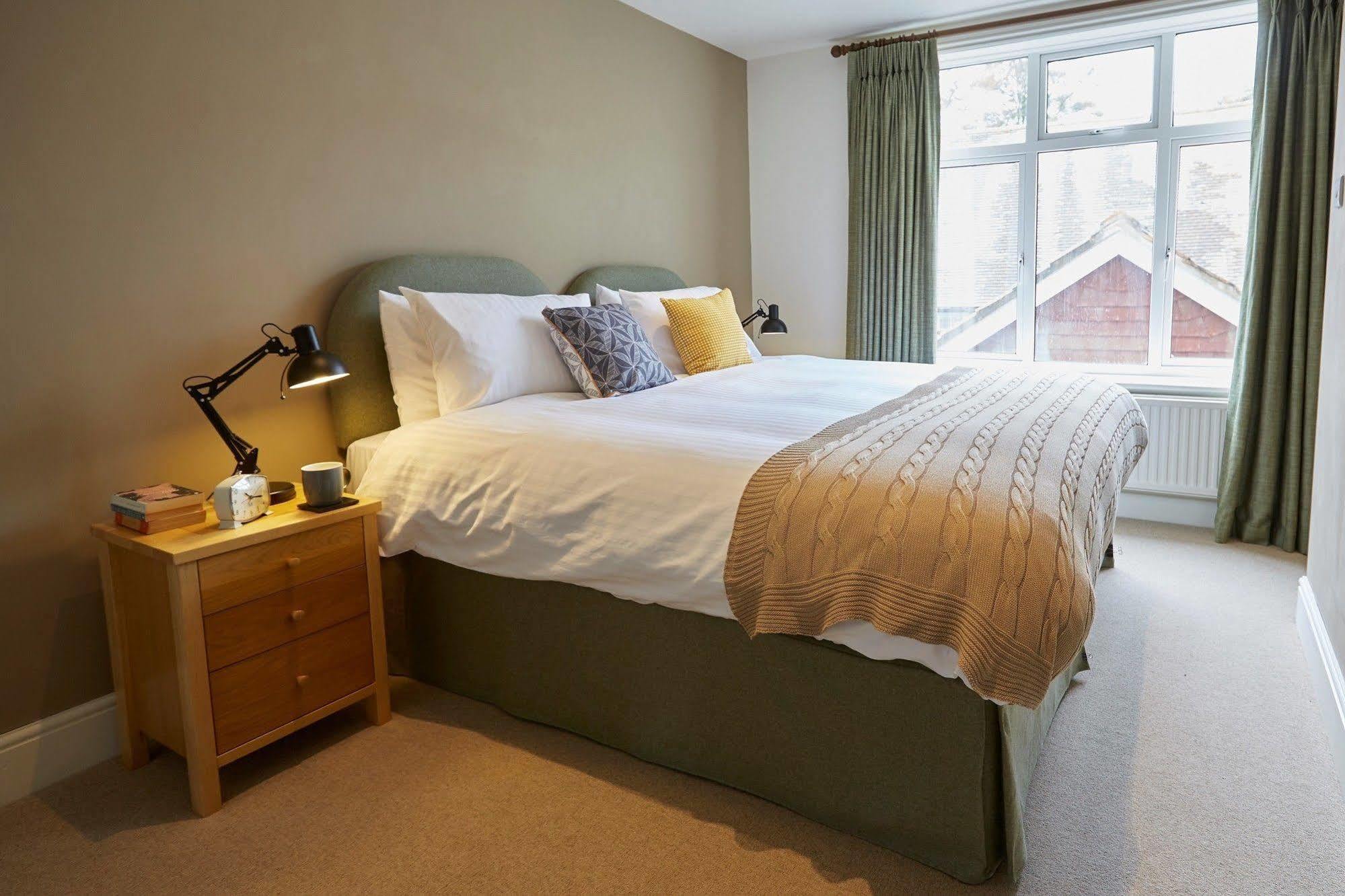 Lyndhurst House Bagian luar foto