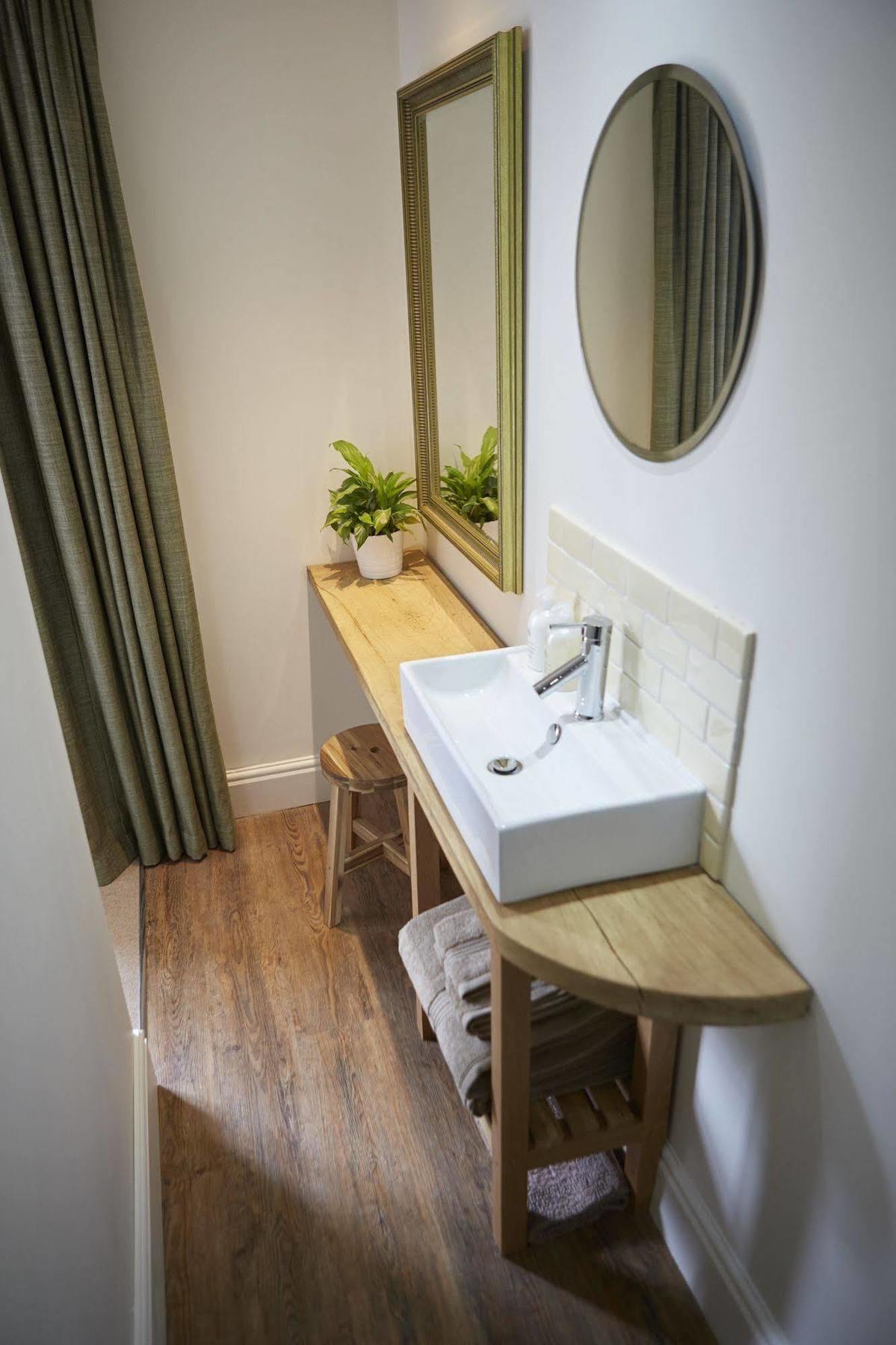Lyndhurst House Bagian luar foto